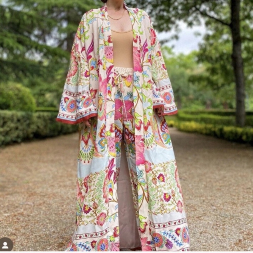 Zara nwt xs limited edition kimono robe